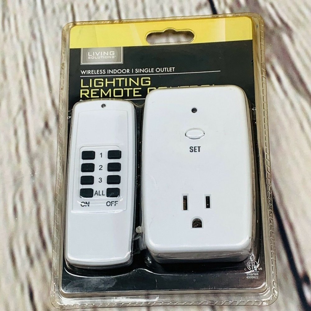 New Living Solutions Lighting Remote Control & Plug Wireless Outlet WIC 265354